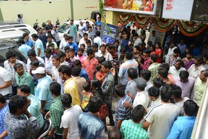 Brahmotsavam Hungama at RTC X Roads